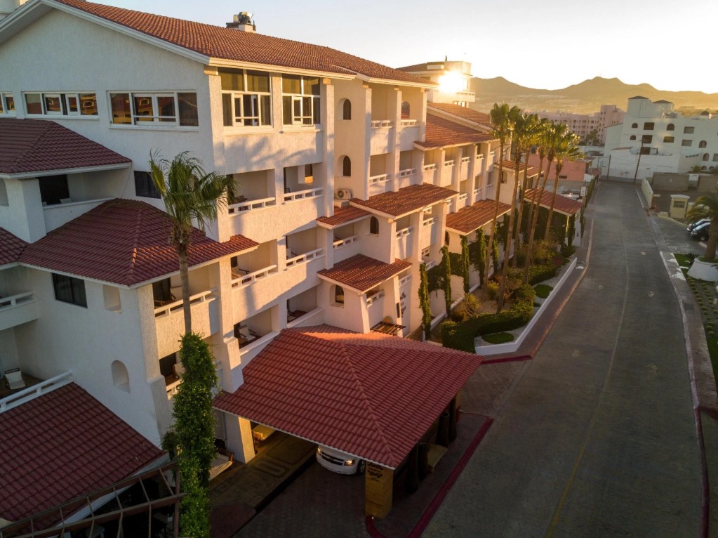 Bahía Hotel and Beach Club
