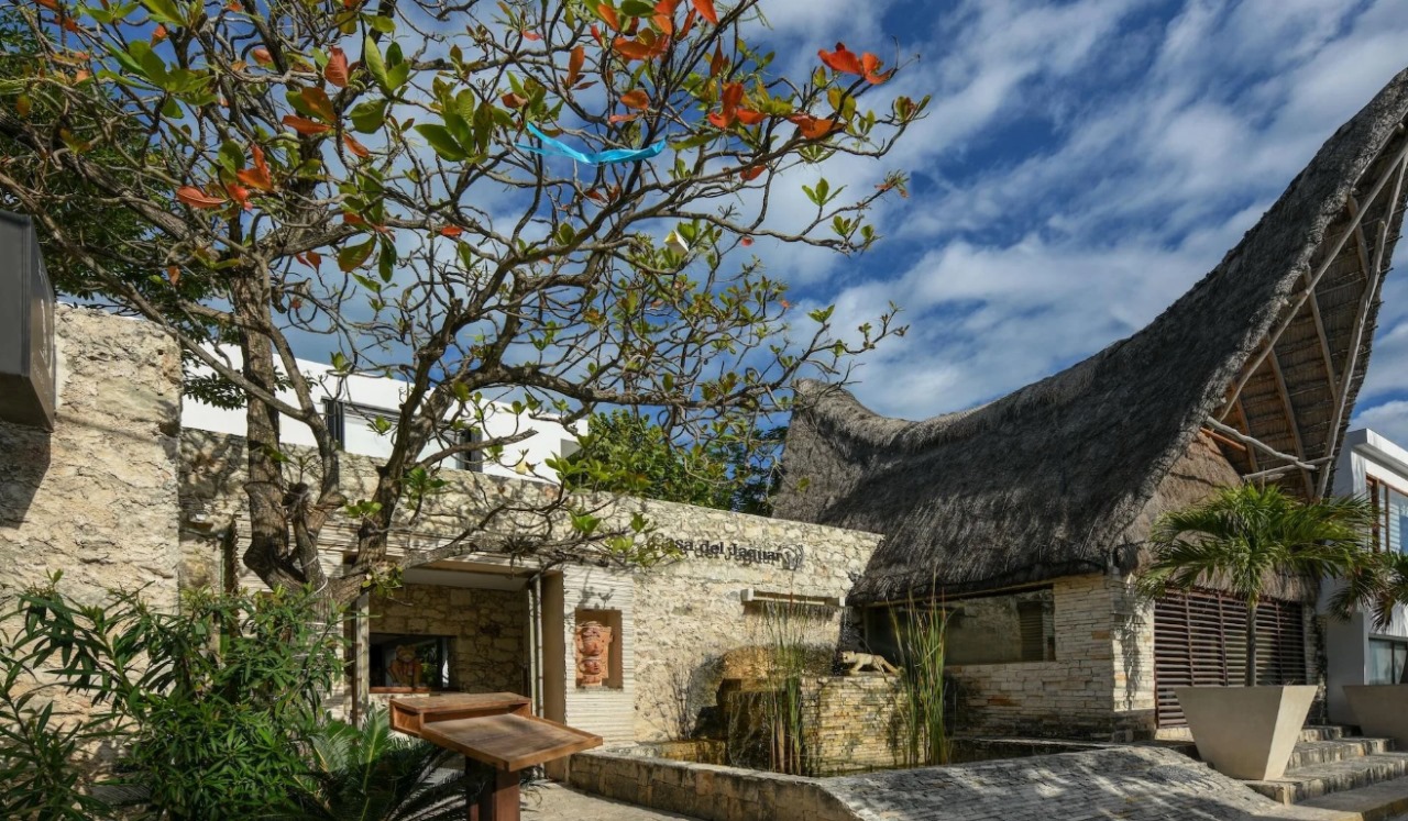 Casa del Jaguar Beach Hotel