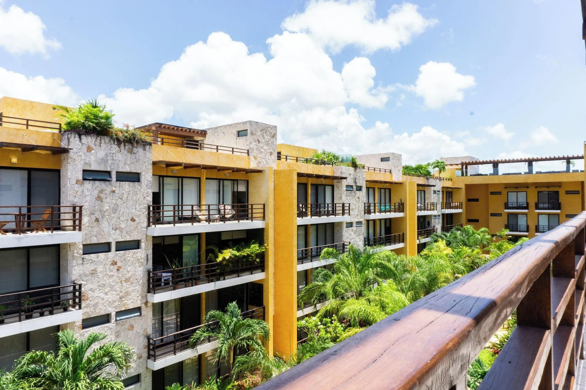 Condo Lunada by Bric