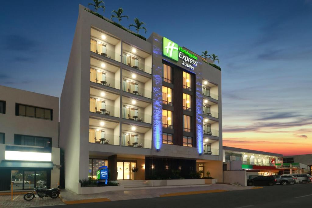Holiday Inn Express And Suites Playa Del Carmen by IHG