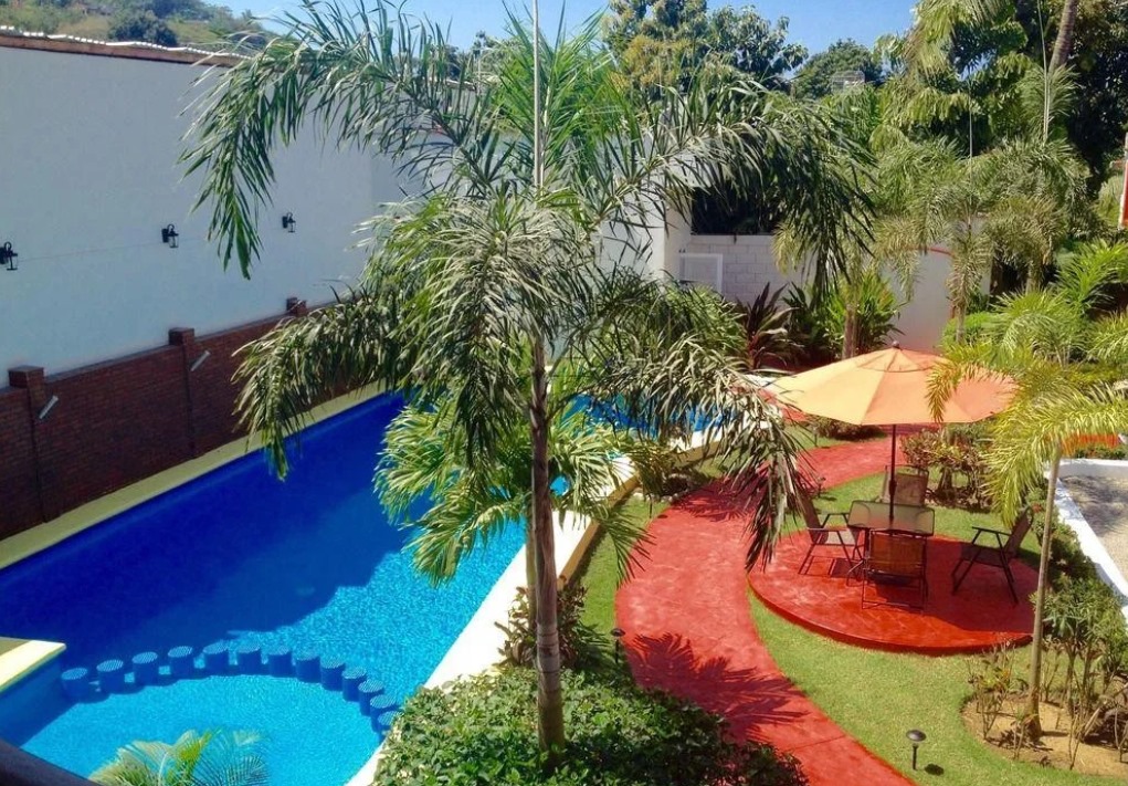 Hotel y Suites Los Encantos