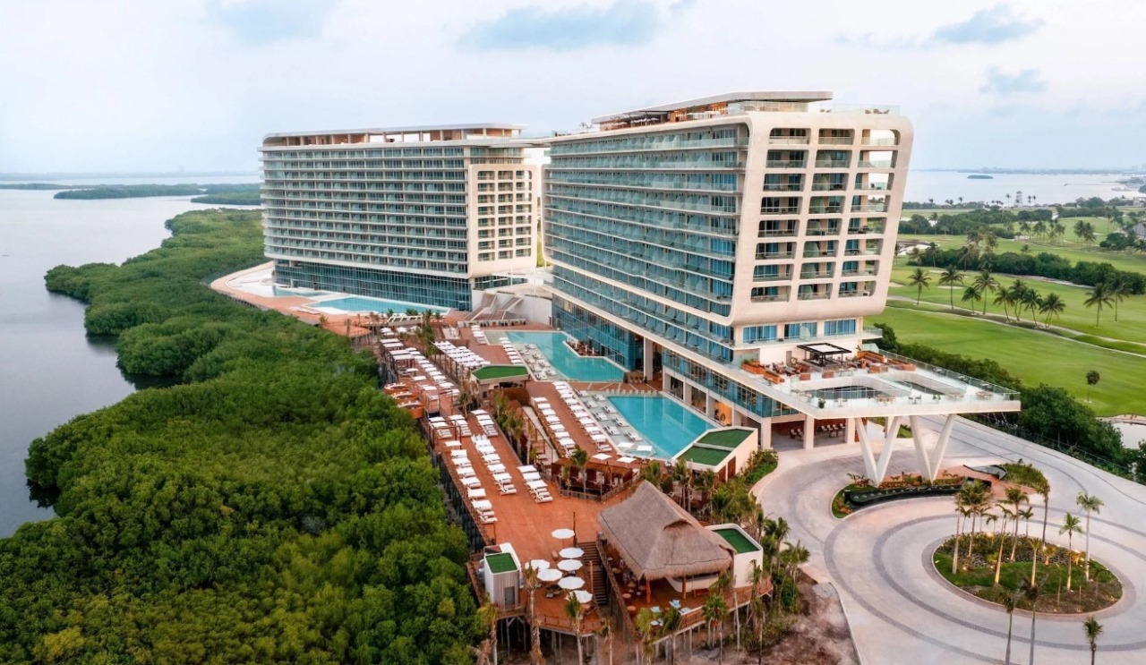 Hyatt Vivid Grand Island Cancun Adults Only All-Inclusive
