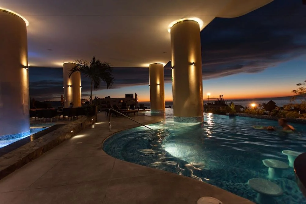 Pinnacle Resorts 180